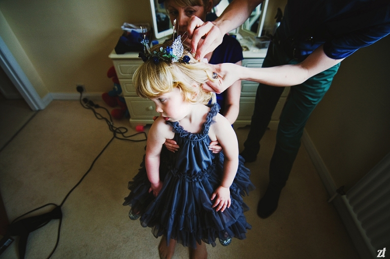 best-wedding-photography-flower-girl-having-hair-done